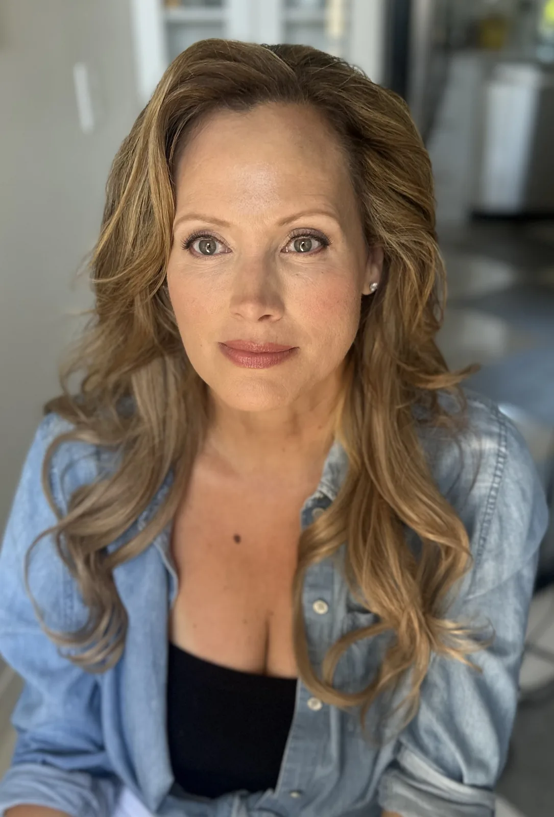 My natural airbrush makeup and voluminous waves for a content photoshoot.